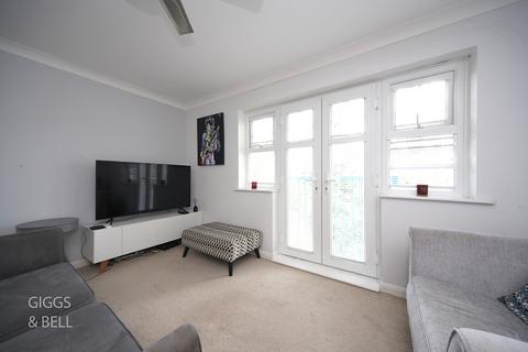 1 bedroom flat for sale, Barons Court, Earls Meade, Luton, Bedfordshire, LU2