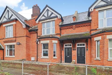 6 bedroom end of terrace house to rent, Canterbury, CT1