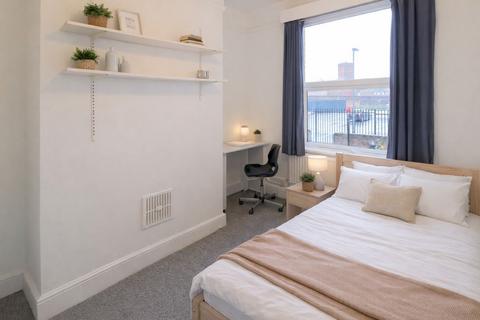 6 bedroom end of terrace house to rent, Canterbury, CT1