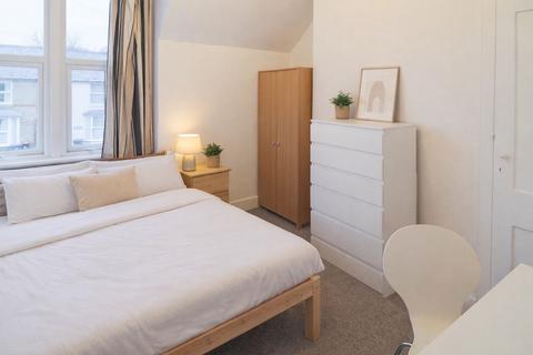 6 bedroom end of terrace house to rent, Canterbury, CT1