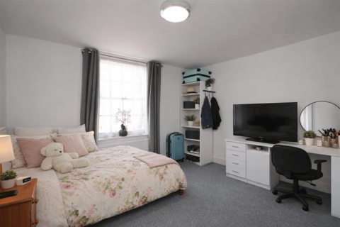 4 bedroom end of terrace house to rent, Canterbury, CT1