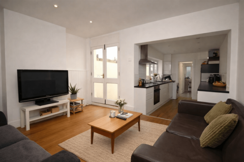 4 bedroom terraced house to rent, Canterbury, CT1