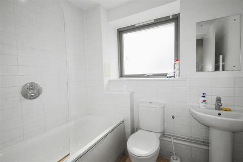 1 bedroom flat for sale, Castle Lane, Bedford