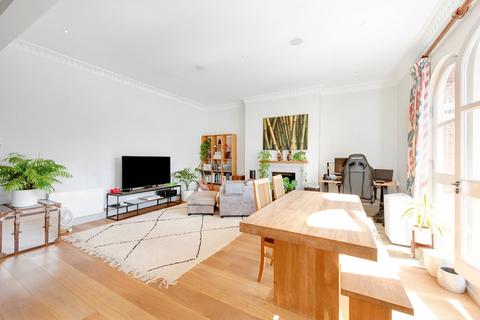 2 bedroom apartment for sale, Lambolle Road, Belsize Park, NW3