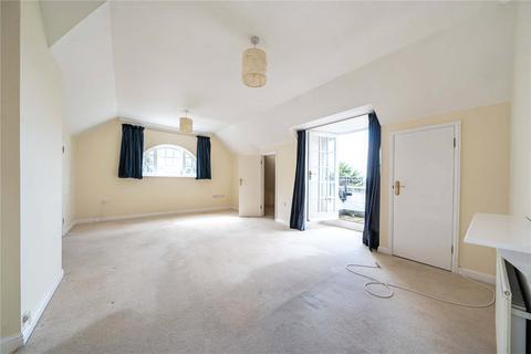 2 bedroom retirement property for sale, Ravens Court, Castle Village, Berkhamsted, Hertfordshire, HP4