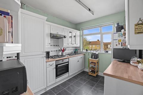 2 bedroom maisonette for sale, Martin Way, Morden, SM4