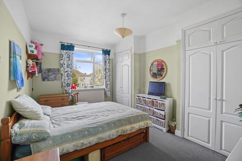 2 bedroom maisonette for sale, Martin Way, Morden, SM4