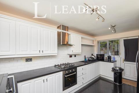 4 bedroom detached house to rent, Brambleberry Court, Oakwood, DE21