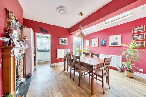 4 bedroom terraced house for sale, Shinfield Street, Shepherds Bush, London, W12