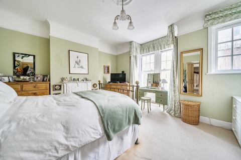 4 bedroom terraced house for sale, Shinfield Street, Shepherds Bush, London, W12