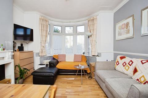 4 bedroom semi-detached house for sale, Cambridge Road, Harrow