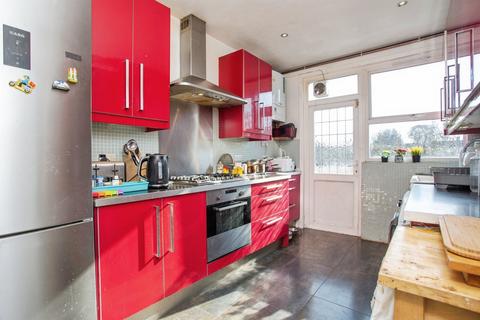 4 bedroom semi-detached house for sale, Cambridge Road, Harrow