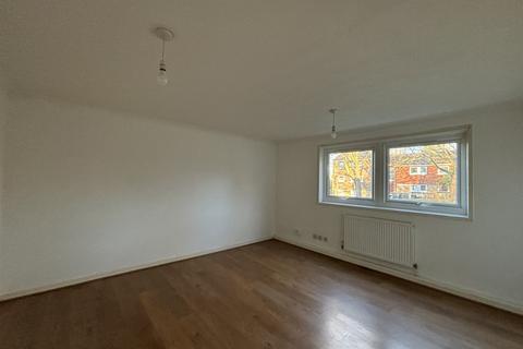 2 bedroom apartment to rent, Broomhill Crescent, NORTHAMPTON, NN3