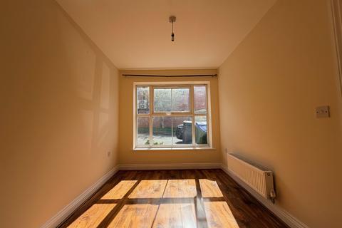 4 bedroom townhouse to rent, Creed Way, West Bromwich, B70