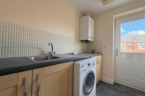 4 bedroom townhouse to rent, Creed Way, West Bromwich, B70