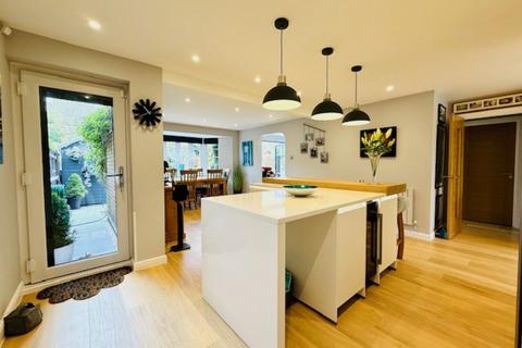 3 bedroom terraced house for sale, Riverbank, Hemel Hempstead, HP1