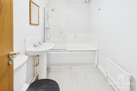 2 bedroom apartment to rent, Union Road, Cheshire SK11