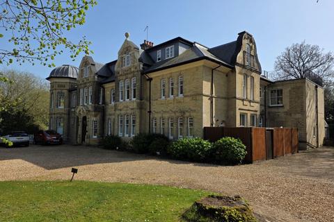 2 bedroom flat for sale, Flat 9 Highfield Hall, Fordingbridge, Hampshire, SP6 3BS