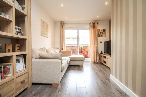 1 bedroom flat to rent, Wideford Drive, Romford RM7
