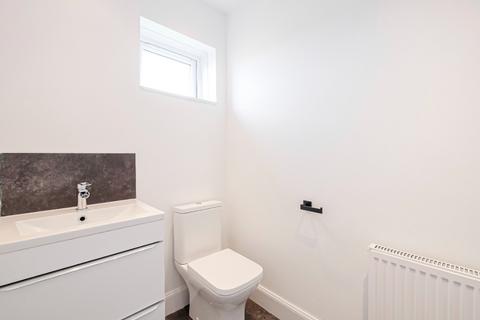 3 bedroom detached bungalow to rent, Alloway Place West, Maryfield, Dundee, DD4