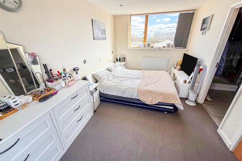 3 bedroom townhouse for sale, The Carriages, Off Gobowen Road, Oswestry