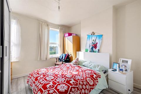 2 bedroom terraced house for sale, Charlesworth Avenue, Nottingham