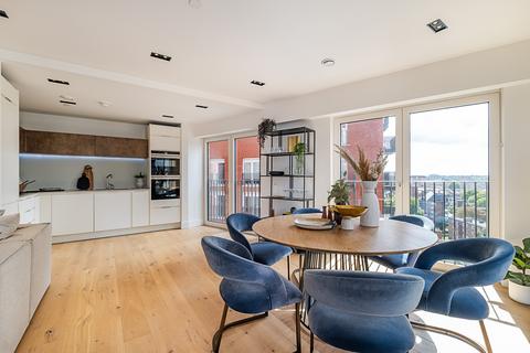 2 bedroom flat for sale, Keybridge, Exchange Gardens, London, SW8