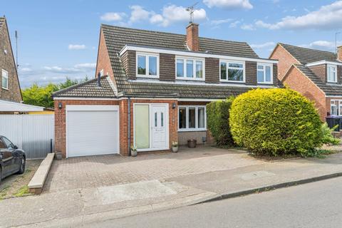 3 bedroom semi-detached house for sale, Passingham Avenue, Hitchin, SG4