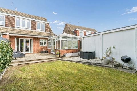 3 bedroom semi-detached house for sale, Passingham Avenue, Hitchin, SG4
