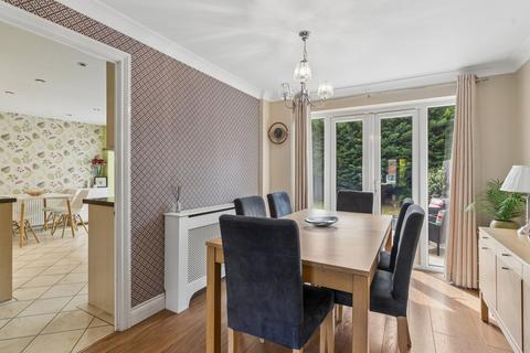 3 bedroom semi-detached house for sale, Passingham Avenue, Hitchin, SG4