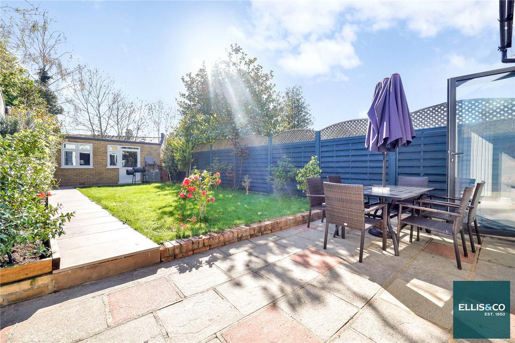 6 bedroom terraced house for sale
