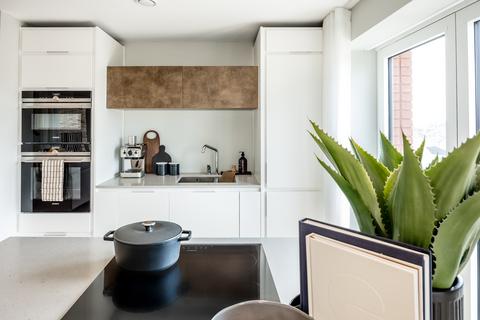 2 bedroom flat for sale, Keybridge, Exchange Gardens, London, SW8
