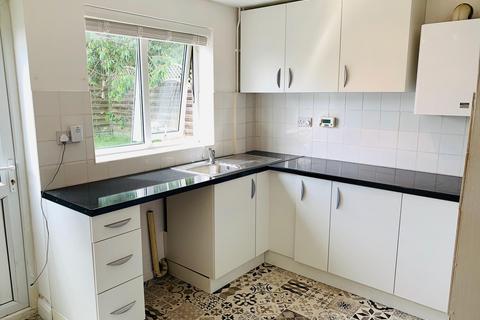2 bedroom end of terrace house to rent, Elsham Close, LINCOLN