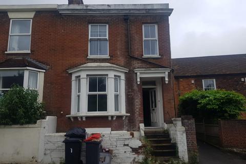 5 bedroom end of terrace house to rent, Gordon Road, Canterbury, CT1