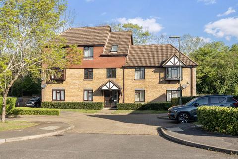 1 bedroom flat for sale, Dairymans Walk, Surrey GU4