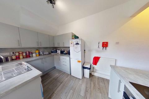 3 bedroom terraced house to rent, 30 Woodborough Road, Nottingham, NG3 1AZ