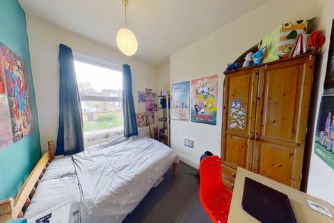 3 bedroom terraced house to rent, 30 Woodborough Road, Nottingham, NG3 1AZ