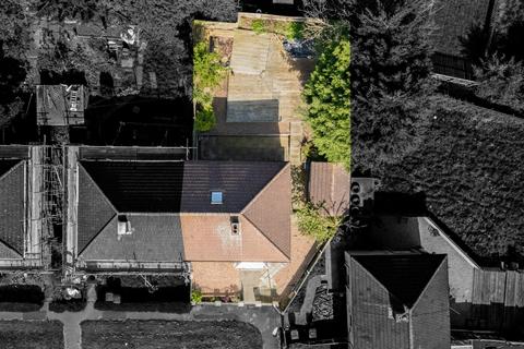3 bedroom semi-detached house for sale, North Parkway, Leeds LS14