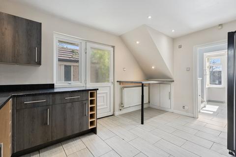 3 bedroom semi-detached house for sale, North Parkway, Leeds LS14
