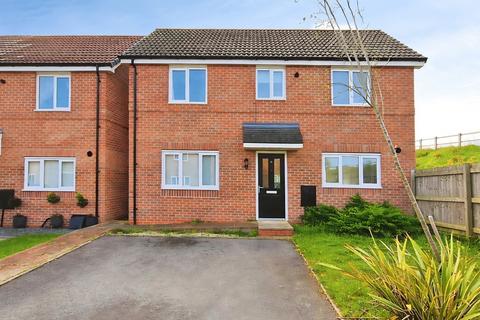 3 bedroom detached house to rent, Mandalay Road, Pleasley, NG19