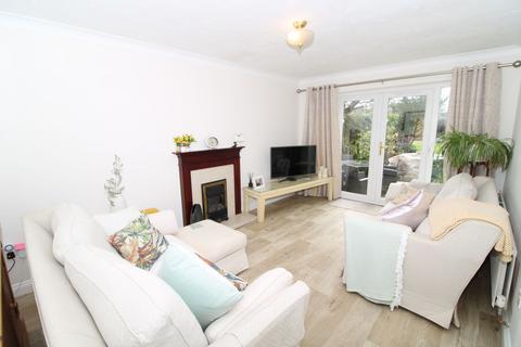 2 bedroom semi-detached bungalow for sale, Holmer Place, High Wycombe HP15