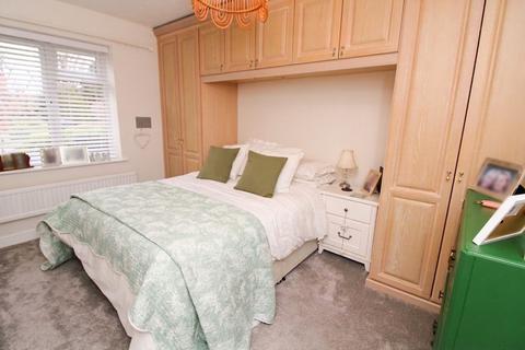 2 bedroom semi-detached bungalow for sale, Holmer Place, High Wycombe HP15