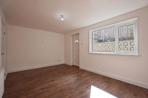 3 bedroom terraced house for sale, Thornes Park, Brighouse, West Yorkshire, HD6