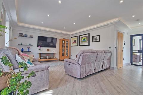 4 bedroom detached house for sale, Salter Street, Earlswood, Solihull