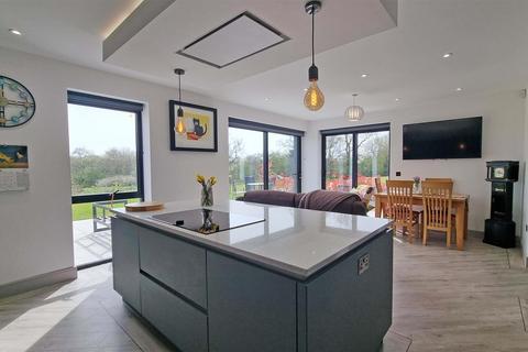 4 bedroom detached house for sale, Salter Street, Earlswood, Solihull