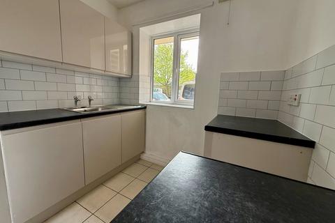 2 bedroom terraced house to rent, Scotts Road, Stourbridge DY8