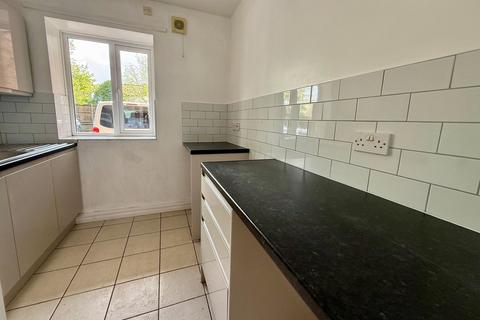 2 bedroom terraced house to rent, Scotts Road, Stourbridge DY8