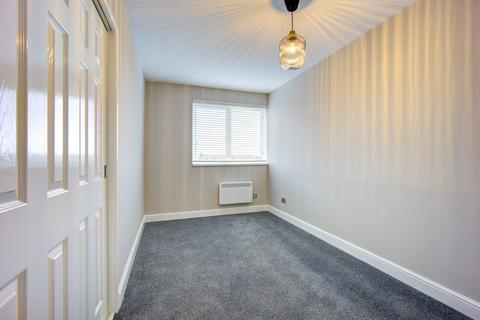 2 bedroom flat to rent, Conifer Court, Forest Hall, Newcastle Upon Tyne