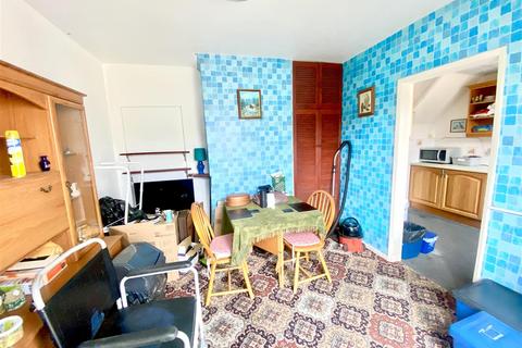 3 bedroom semi-detached house for sale, Canterbury Avenue, Southend-On-Sea