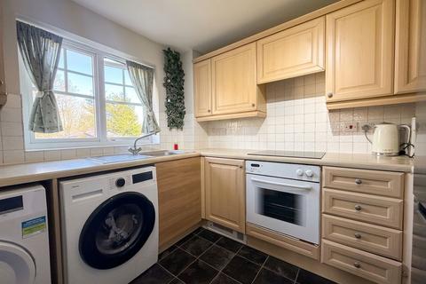 2 bedroom flat for sale, Colham Road, Uxbridge, UB8